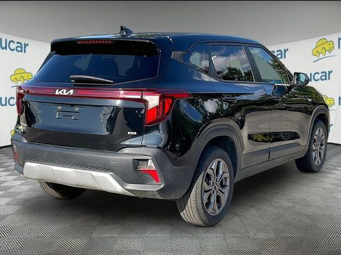 Used 2025 Kia Seltos LX AWD/4WD image 6