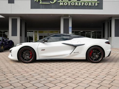 Used 2023 Chevrolet Corvette Z06 image 18
