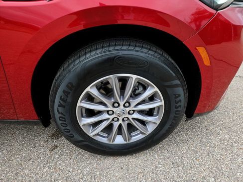 Used 2024 Buick Enclave Premium image 39