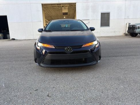 Used 2023 Toyota Corolla LE FWD image 5