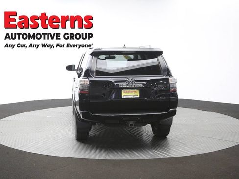 Used 2015 Toyota 4Runner SR5 AWD/4WD image 39