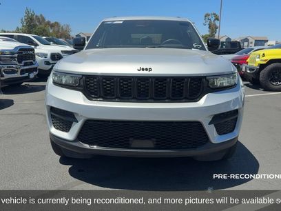 Used 2023 Jeep Grand Cherokee Altitude