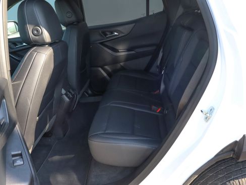 Used 2025 Chevrolet Equinox LT w/ Convenience Package II FWD image 8