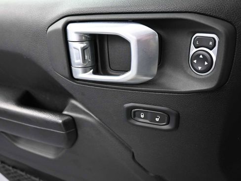 Used 2022 Jeep Wrangler Unlimited Sport AWD/4WD image 18