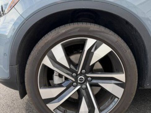 Used 2023 Volvo XC40 B5 Ultimate w/ Protection Package Premier AWD/4WD image 10