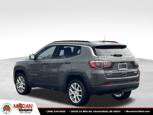 Used 2023 Jeep Compass Latitude AWD/4WD image 4