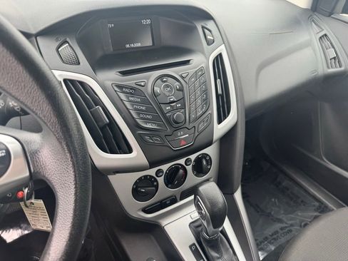 Used 2014 Ford Focus SE w/ SE Winter Package FWD image 13