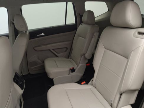 Used 2021 Volkswagen Atlas SE w/ Panoramic Sunroof Package FWD image 18