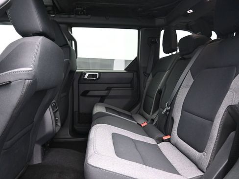 Used 2025 Ford Bronco Big Bend image 18