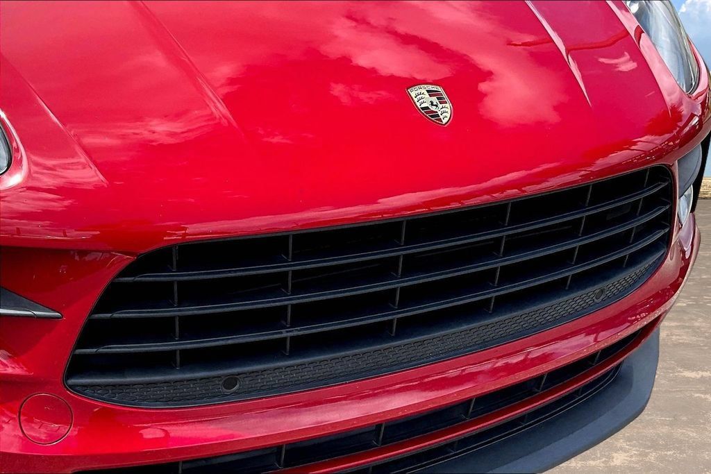 Used 2019 Porsche Macan w/ Premium Package Plus AWD/4WD image 33