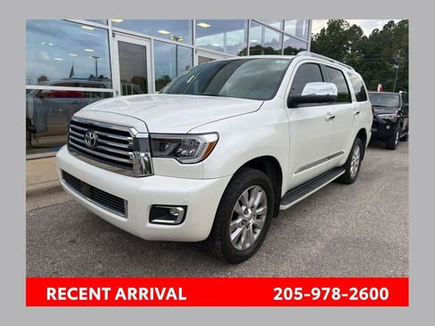 Used 2020 Toyota Sequoia Platinum AWD/4WD image 1