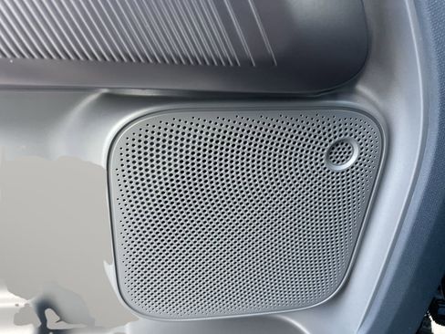 New 2025 Ford Maverick XLT w/ XLT Luxury Package image 18