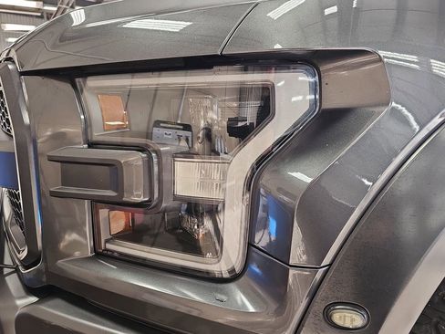 Used 2018 Ford F150 Raptor w/ Equipment Group 802A Luxury image 30