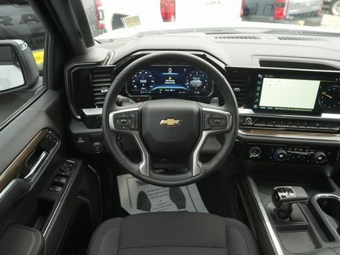 Used 2024 Chevrolet Silverado 1500 LT image 21