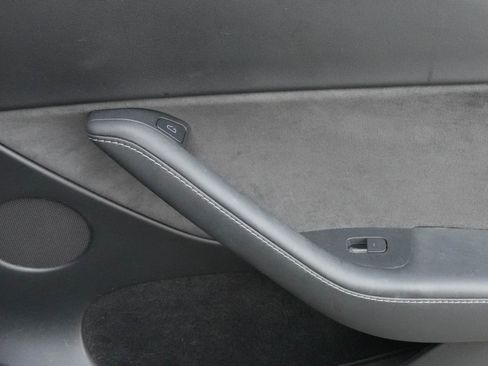 Used 2023 Tesla Model Y Performance image 31