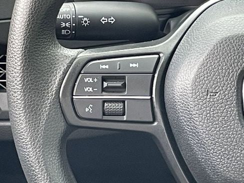 Used 2025 Honda Accord SE image 12