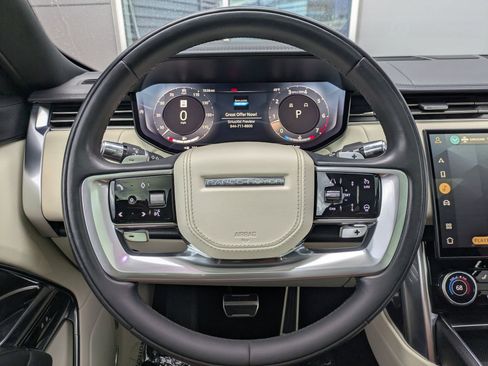 Used 2022 Land Rover Range Rover Long Wheelbase SE image 15