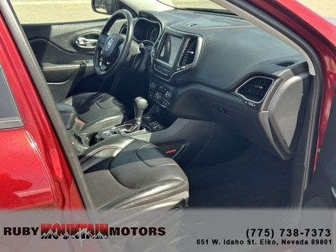 Used 2020 Jeep Cherokee Trailhawk w/ Cold Weather Group image 26