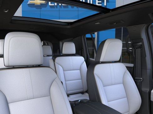 New 2026 Chevrolet Traverse High Country w/ LPO, Floor Liner Package FWD image 24