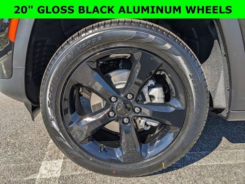 New 2025 Jeep Grand Cherokee Limited w/ Black Appearance Package image 3