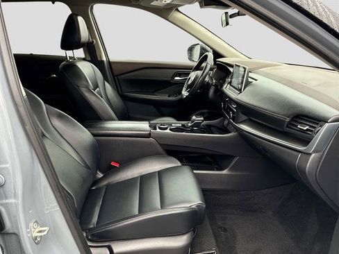 Certified 2023 Nissan Rogue SV w/ SV Premium B Package image 9