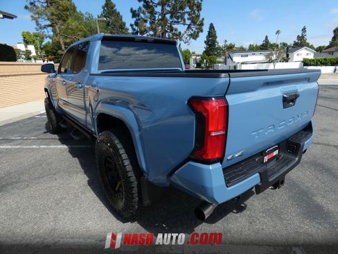 Used 2026 Toyota Tacoma SR5 AWD/4WD image 12