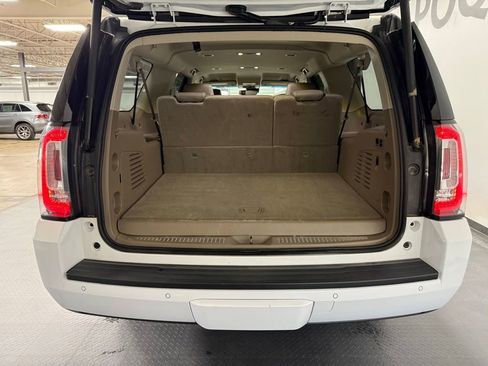 Used 2017 GMC Yukon XL SLT AWD/4WD image 21
