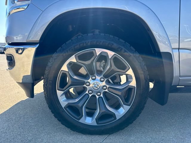 Used 2019 RAM 1500 Limited w/ Advanced Safety Group AWD/4WD image 12