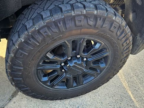 Used 2021 GMC Sierra 2500 Denali w/ Denali Black Diamond Edition image 7