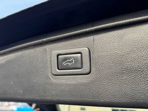 Used 2018 Subaru Outback 2.5i Limited image 32