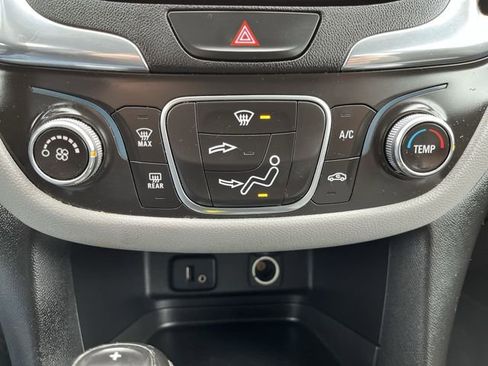 Used 2018 Chevrolet Equinox LT FWD image 18