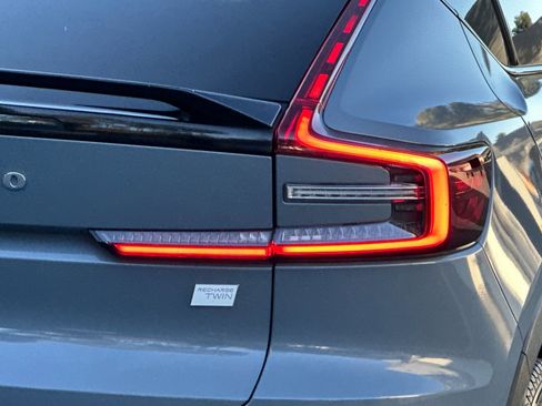 Used 2023 Volvo C40 P8 Recharge Ultimate image 33