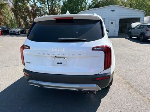 Used 2022 Kia Telluride EX w/ EX Premium Package image 6