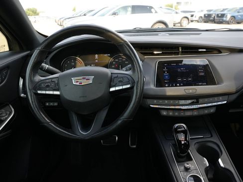 Used 2022 Cadillac XT4 Sport FWD image 10