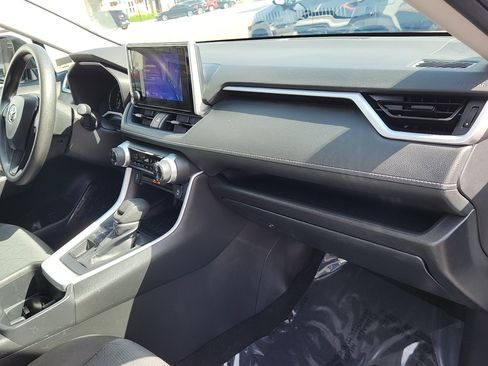 Certified 2025 Toyota RAV4 XLE AWD/4WD image 30