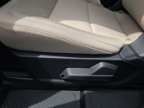 Used 2023 Ford Explorer XLT RWD image 20