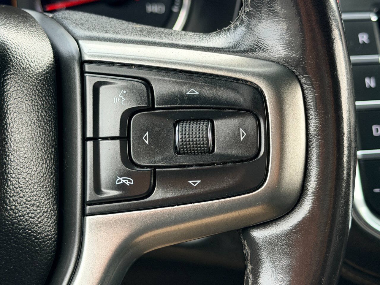 Used 2021 Chevrolet Suburban LT AWD/4WD image 34
