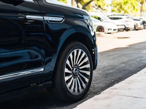 Used 2018 Lincoln Navigator Reserve w/ Technology Package AWD/4WD image 11