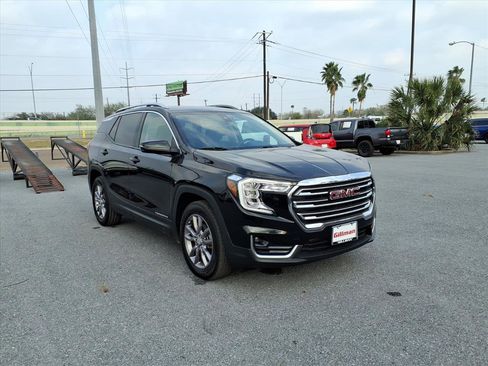 Used 2023 GMC Terrain SLT image 2