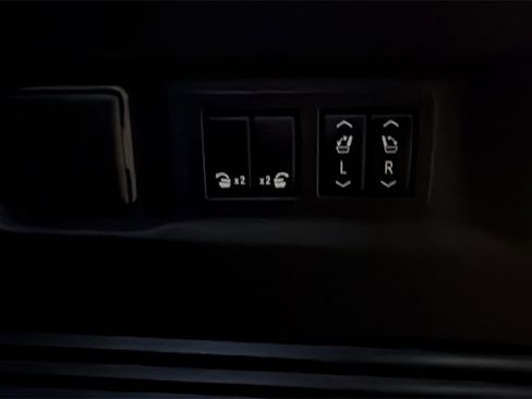 Used 2023 GMC Yukon Denali image 19