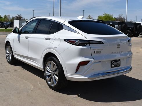 New 2025 Buick Envista Avenir image 11