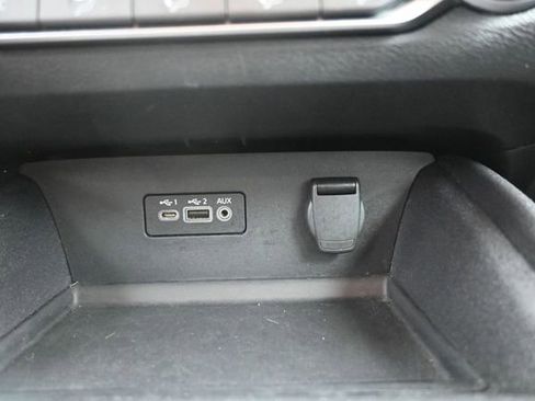 Used 2025 Nissan Altima 2.5 SV FWD image 19