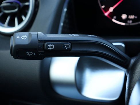 New 2025 Mercedes-Benz GLB 250 image 37