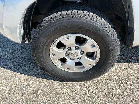 Used 2005 Toyota Tacoma PreRunner RWD image 8