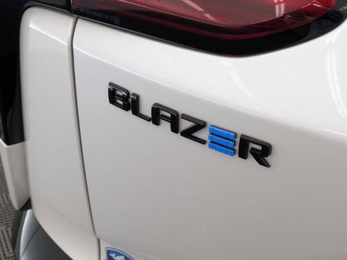 New 2025 Chevrolet Blazer EV RS AWD/4WD image 13