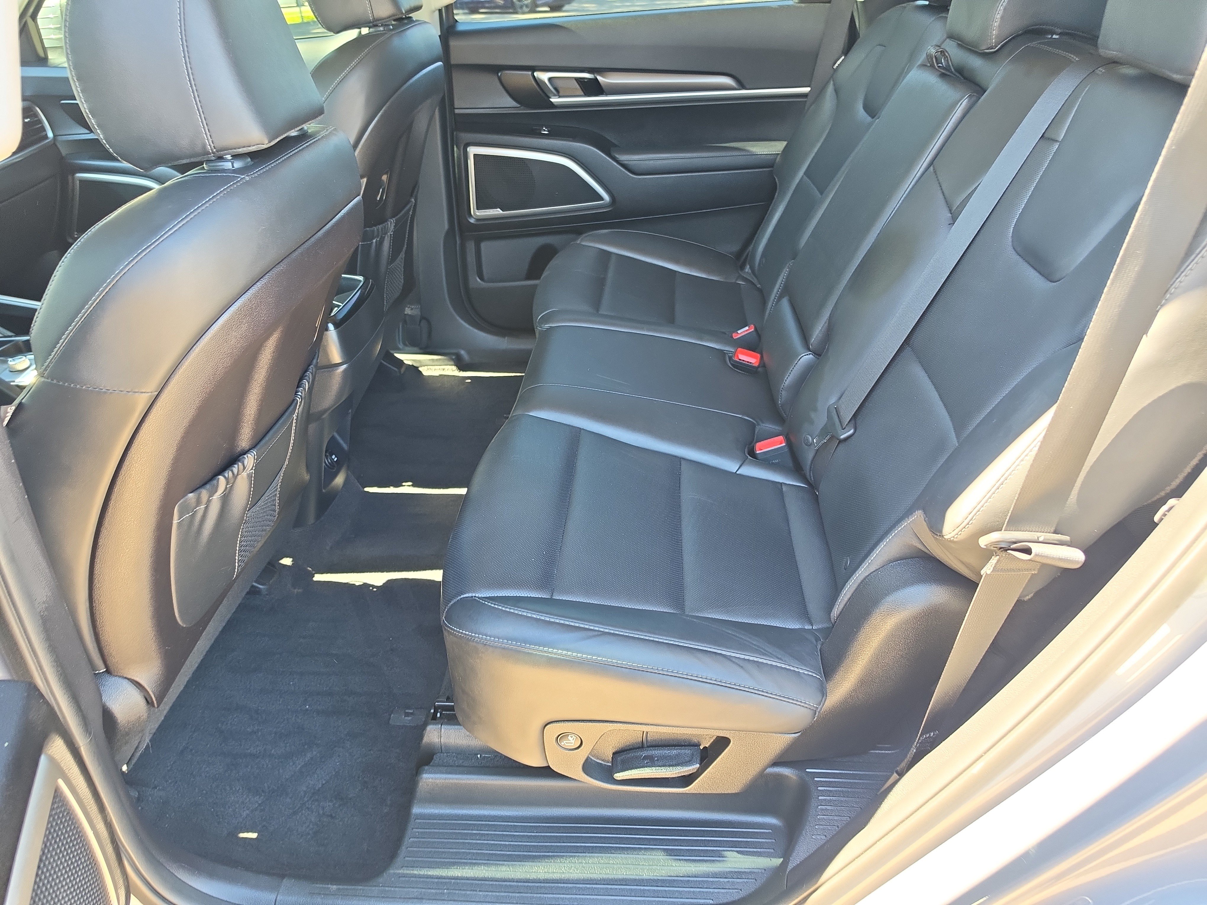 Certified 2023 Kia Telluride LX FWD image 16
