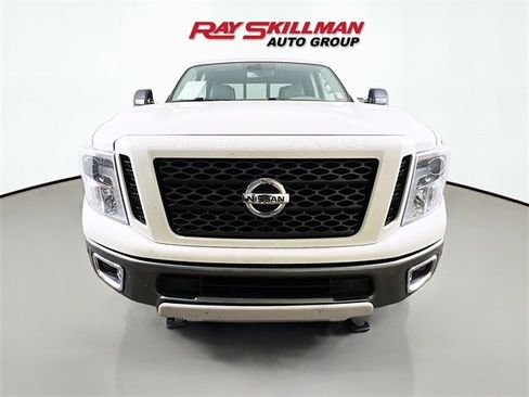 Used 2019 Nissan Titan PRO-4X w/ Pro-4x Convenience Package image 2