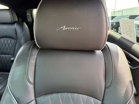 Used 2022 Buick Enclave Avenir w/ Avenir Technology Package AWD/4WD image 40