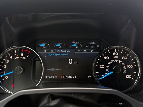 Used 2015 Ford F150 Platinum w/ Equipment Group 701A Luxury AWD/4WD image 14