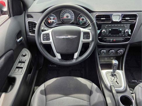 Used 2013 Chrysler 200 Touring FWD image 10
